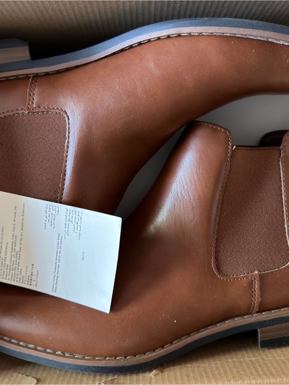 Amazon Essentials Men's Chelsea Boots in Cognac Brown